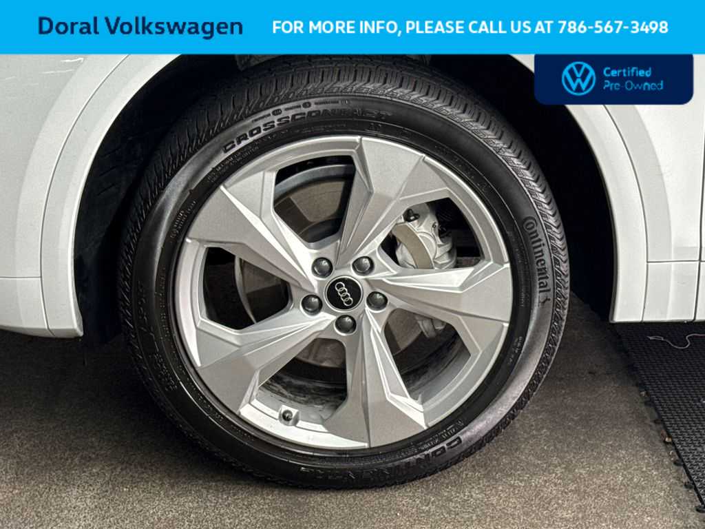 Thumbnail: 2023 Audi Q5 - 11