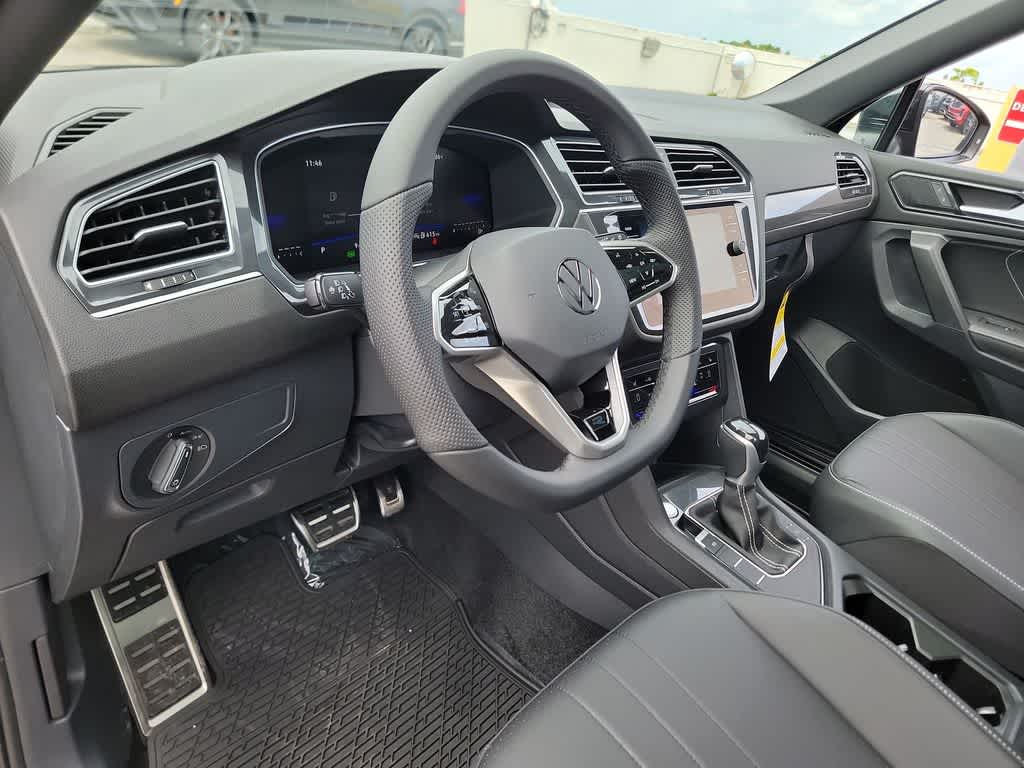 Thumbnail: 2023 Volkswagen Tiguan - 19