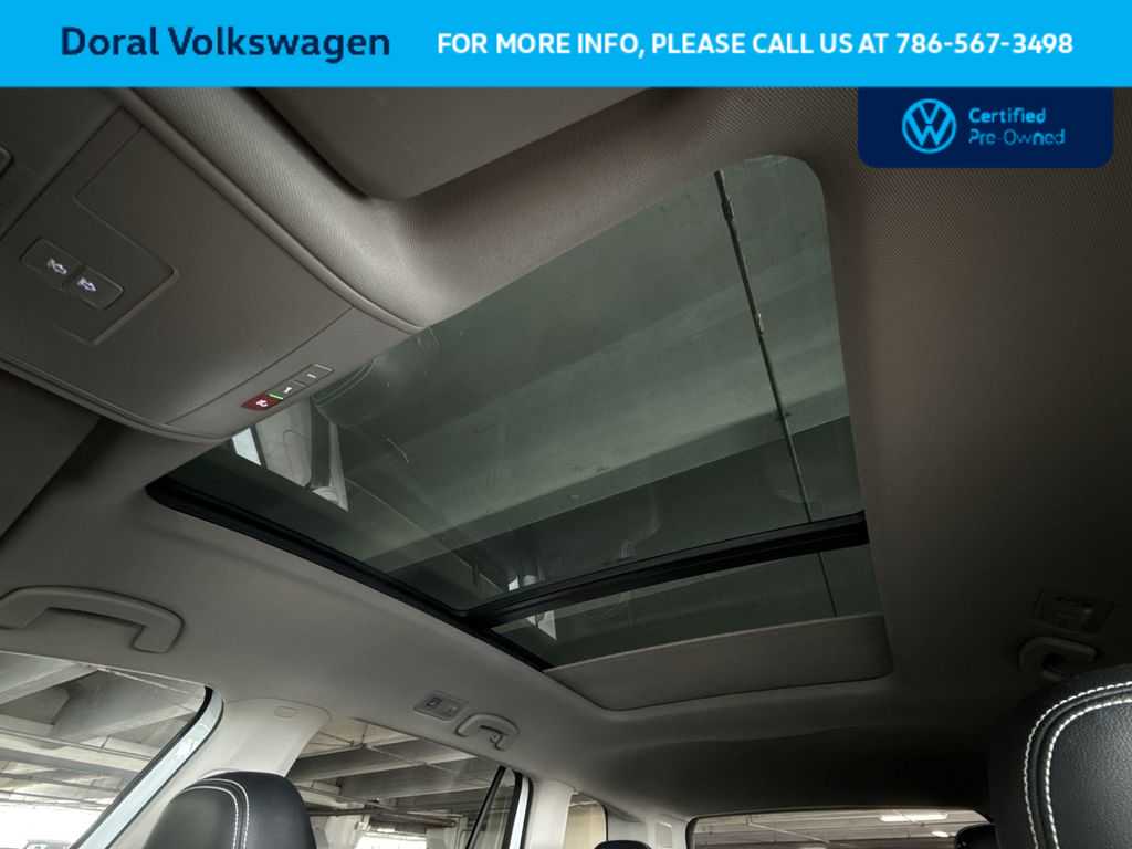 Thumbnail: 2023 Volkswagen Atlas - 17