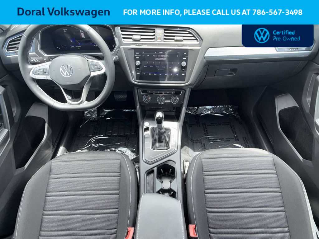 Thumbnail: 2024 Volkswagen Tiguan - 24