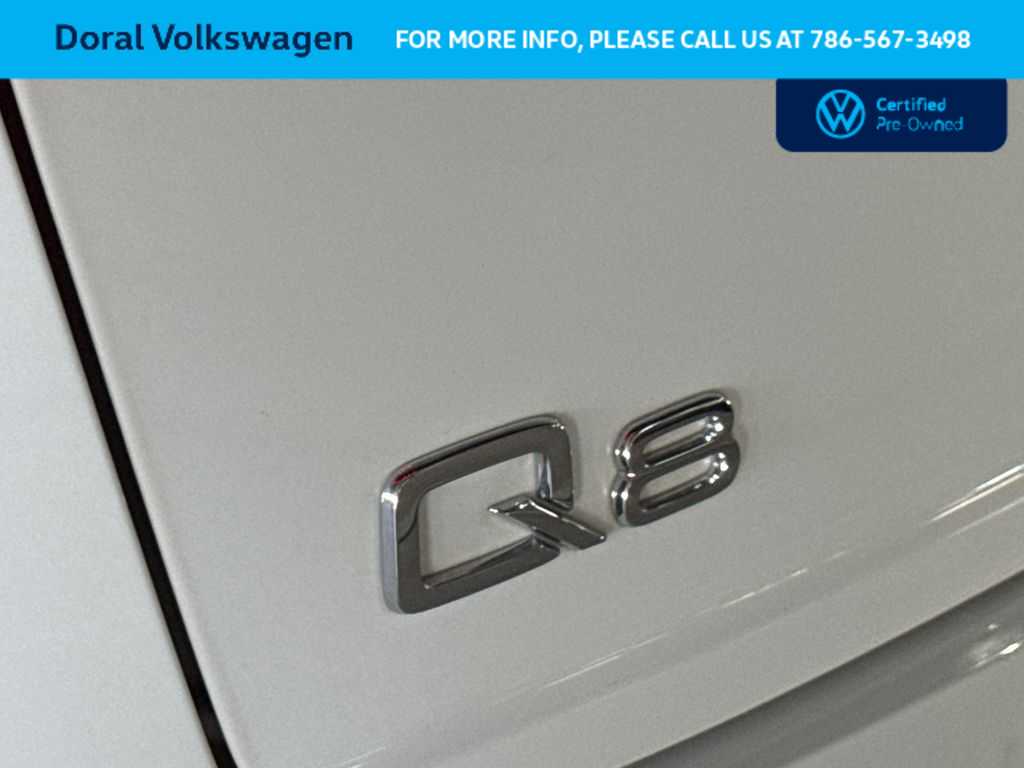 Thumbnail: 2023 Audi Q8 - 10