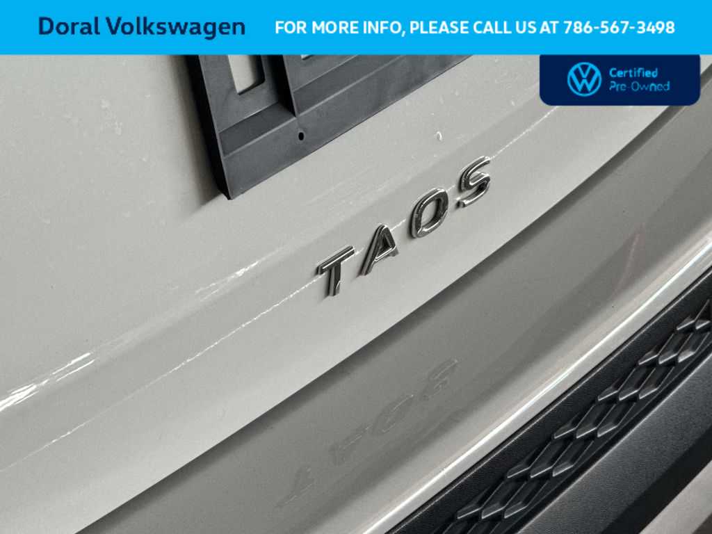 Thumbnail: 2023 Volkswagen Taos - 10
