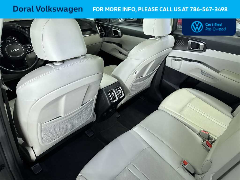 2023 Kia Sorento S 23