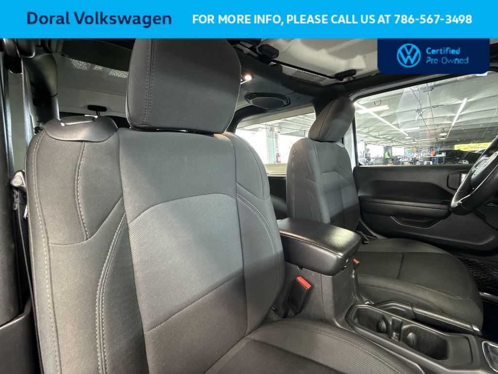 Thumbnail: 2022 Jeep Wrangler - 27