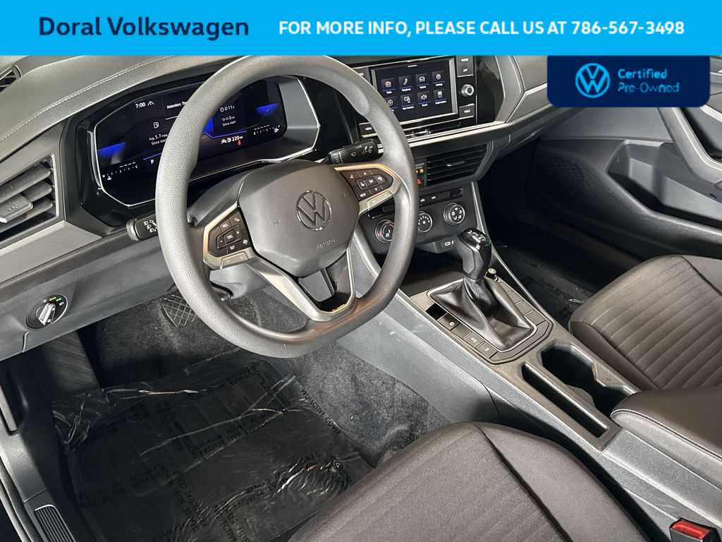 Thumbnail: 2023 Volkswagen Jetta - 13