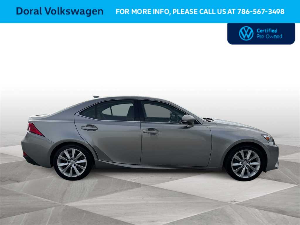 Thumbnail: 2016 Lexus IS - 9