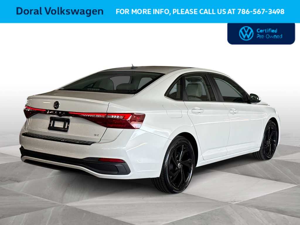 2025 Volkswagen Jetta SE - Photo 8