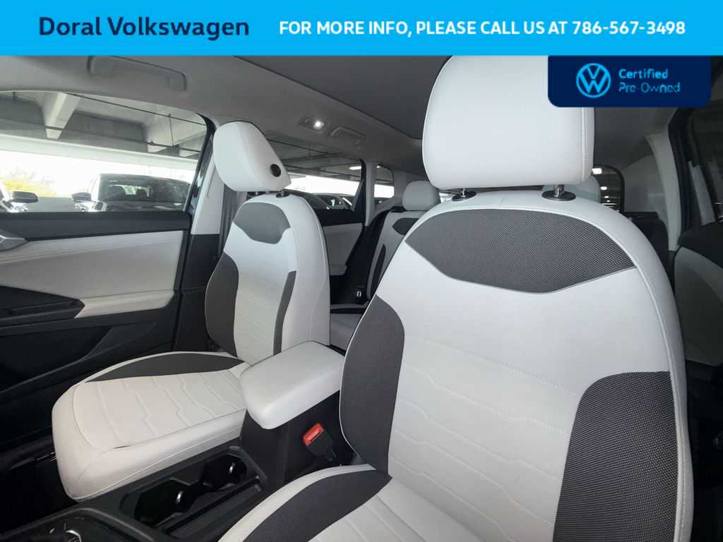 Thumbnail: 2025 Volkswagen Taos - 14
