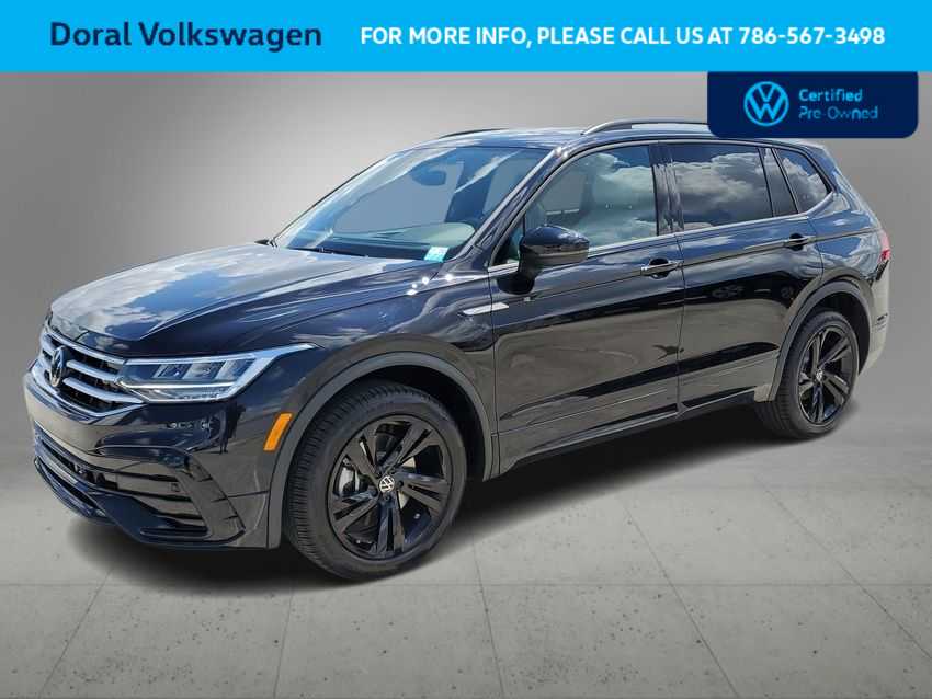 Thumbnail: 2023 Volkswagen Tiguan - 1