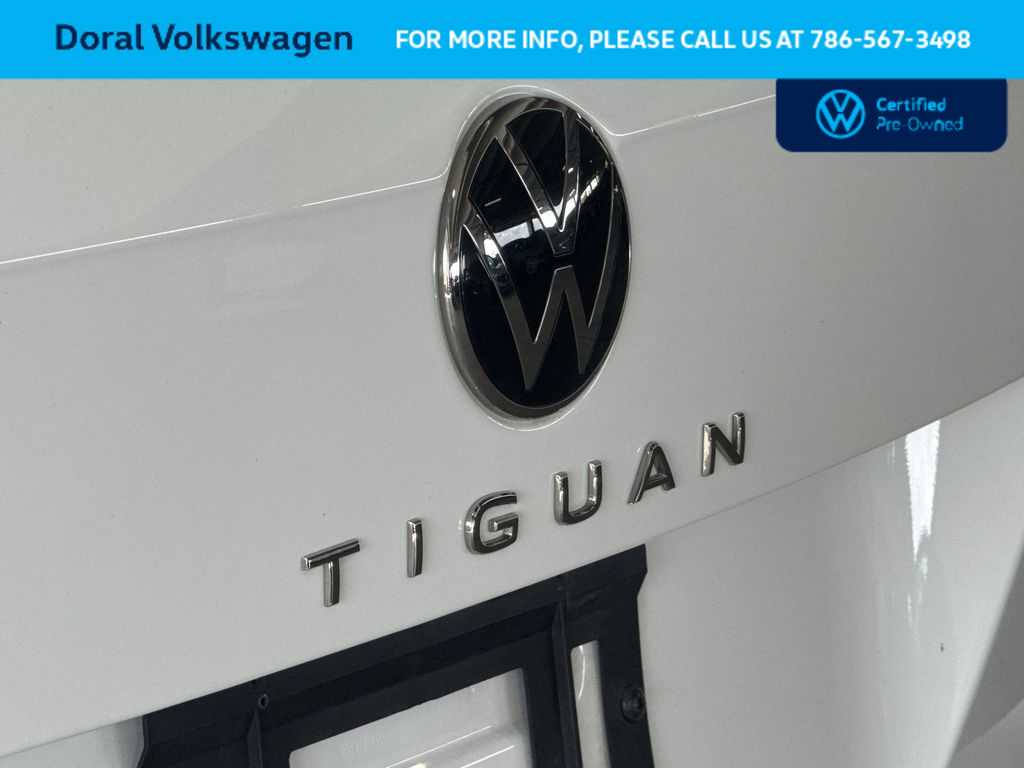 Thumbnail: 2022 Volkswagen Tiguan - 10