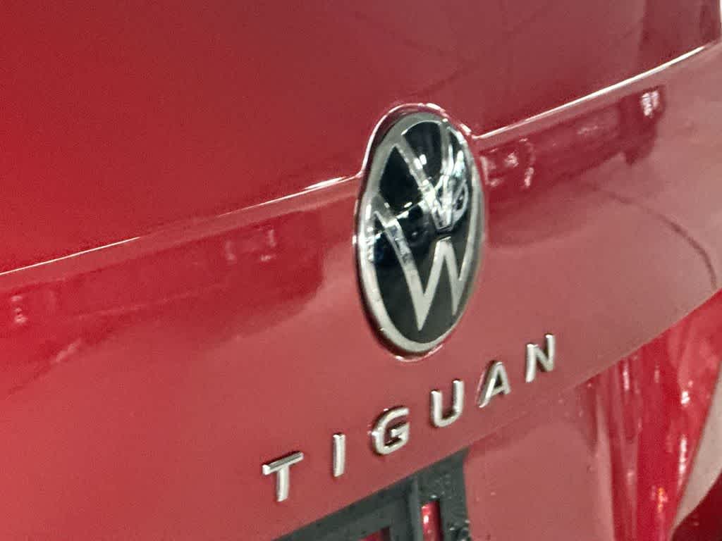Thumbnail: 2024 Volkswagen Tiguan - 10
