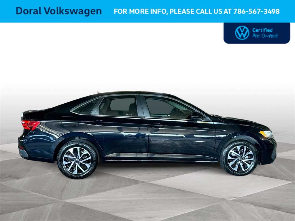 Thumbnail: 2024 Volkswagen Jetta - 9