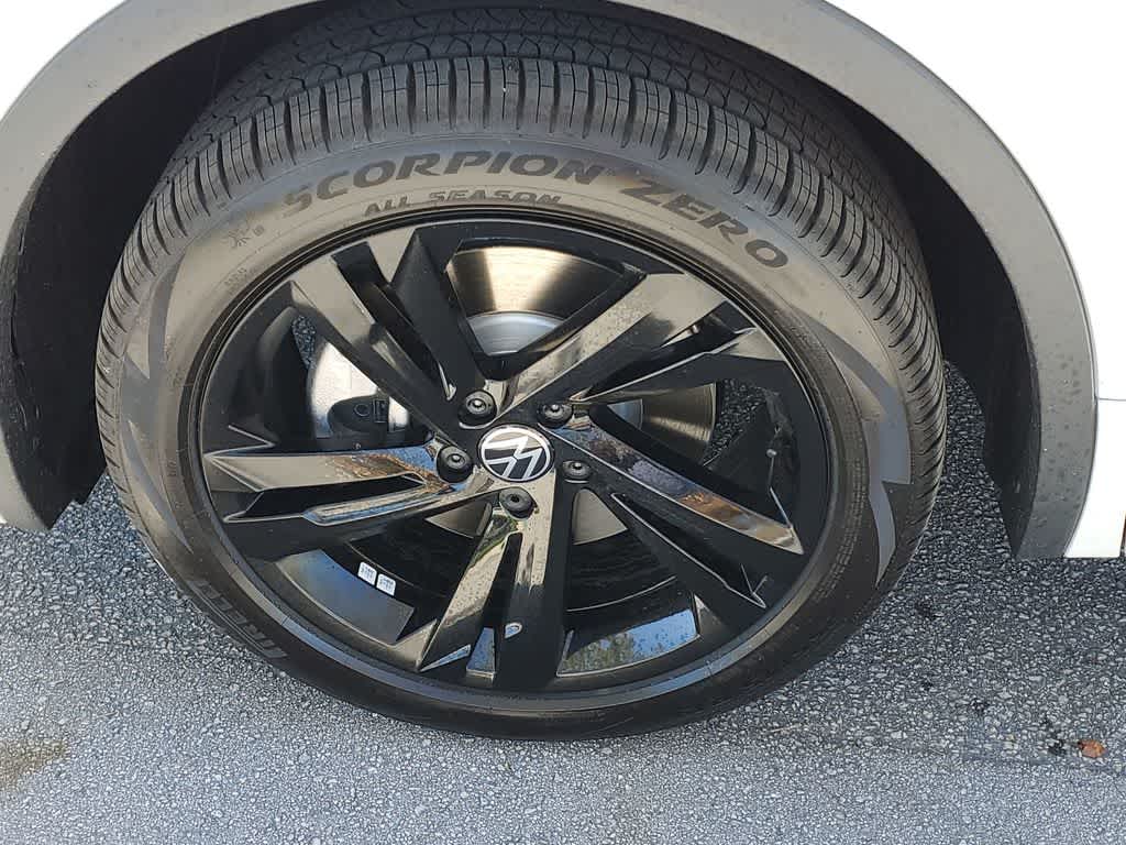 Thumbnail: 2024 Volkswagen Tiguan - 17