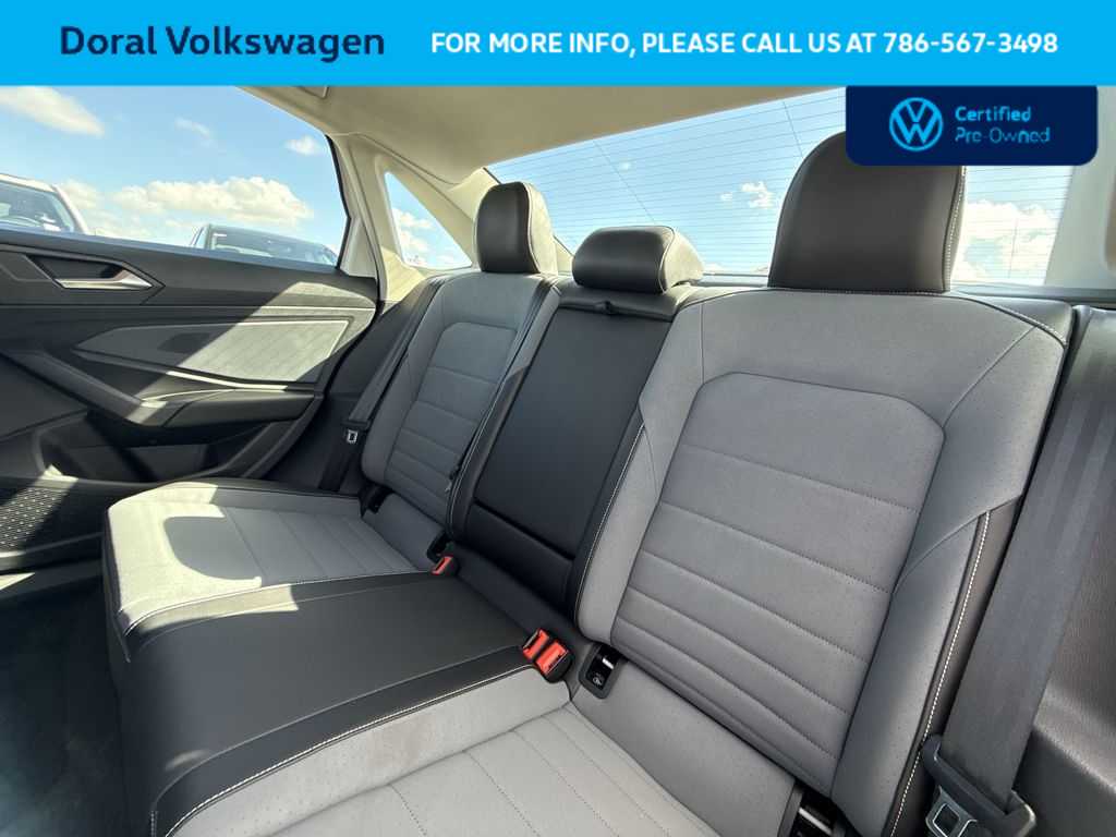 Thumbnail: 2025 Volkswagen Jetta - 22