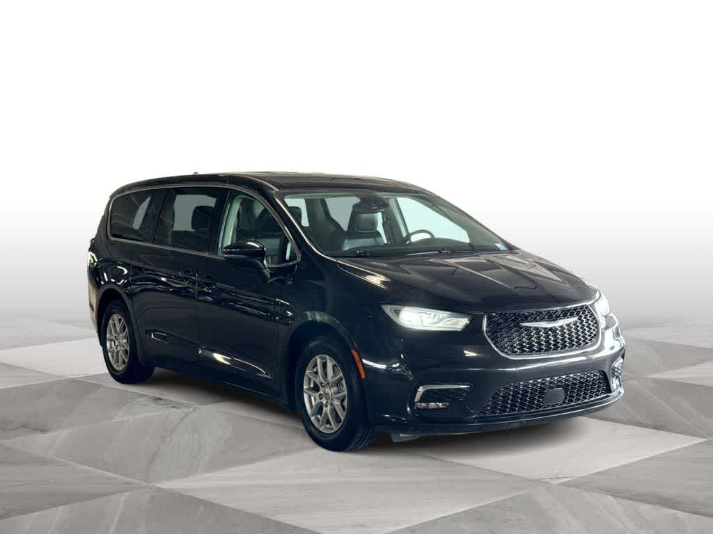Thumbnail: 2023 Chrysler Pacifica - 2