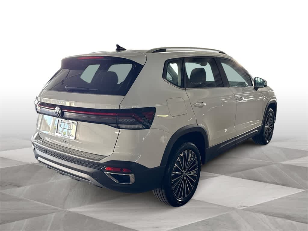 2025 Volkswagen Taos SE 8