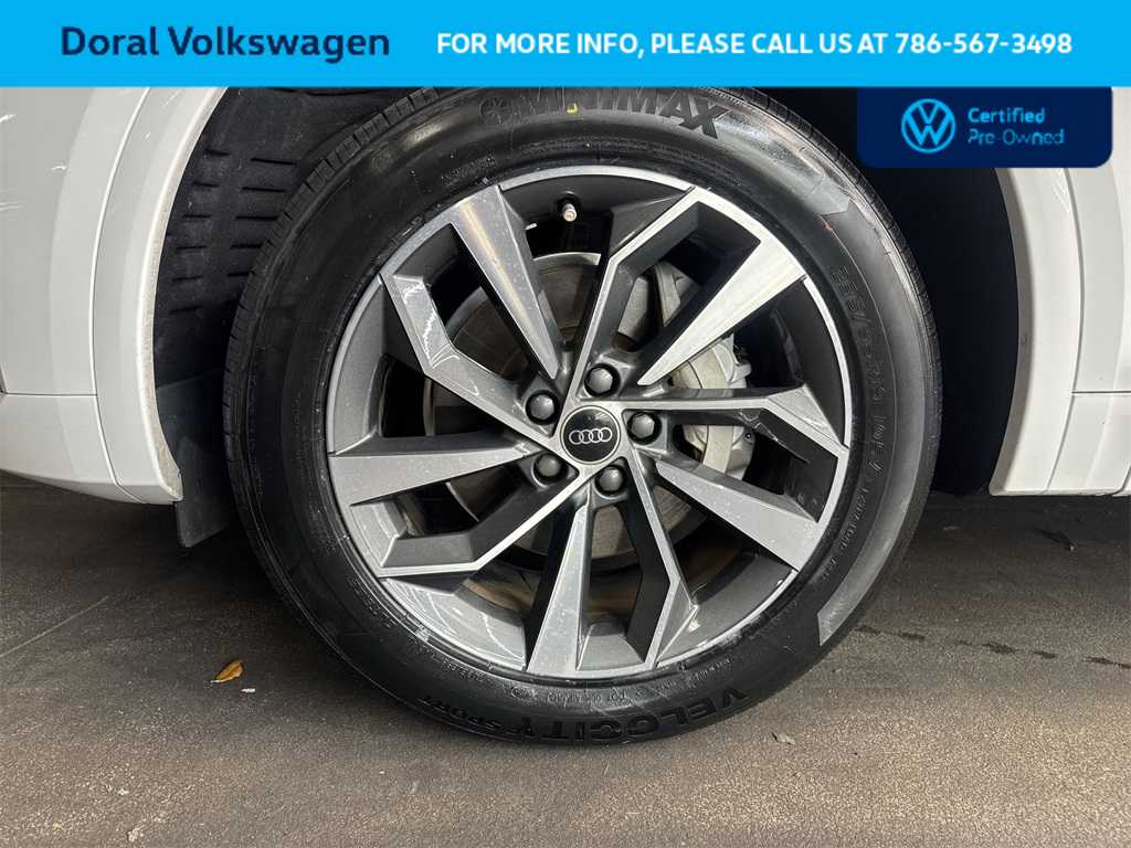 Thumbnail: 2023 Audi Q5 - 11