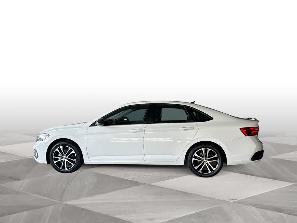 Thumbnail: 2023 Volkswagen Jetta - 5