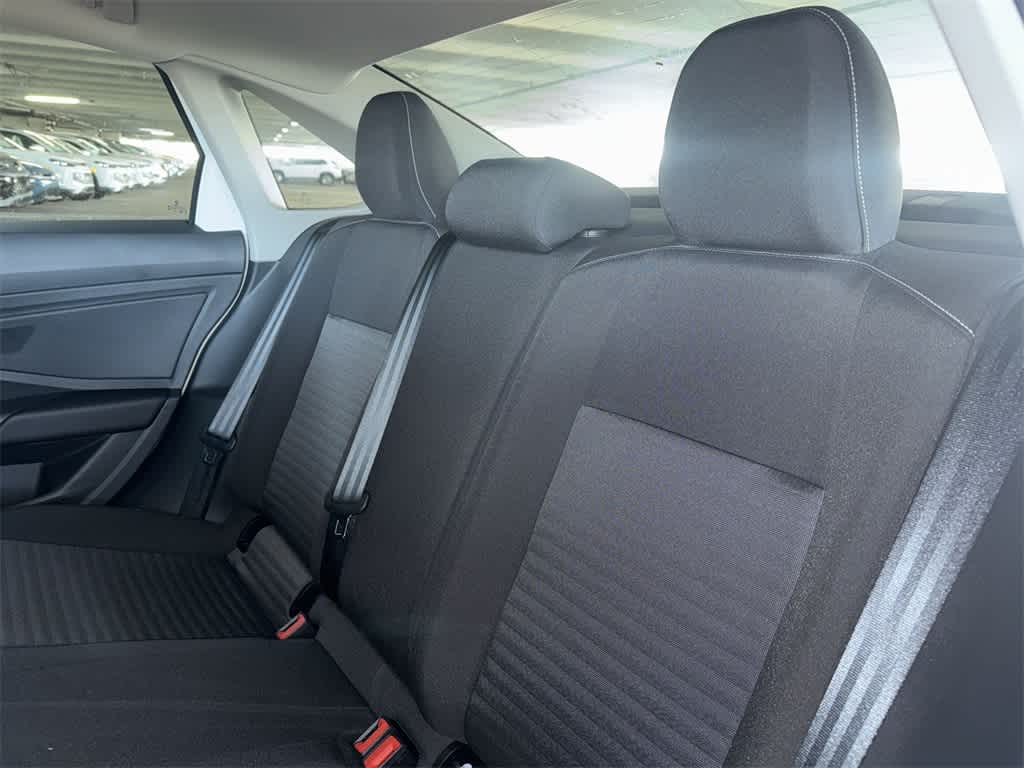 Thumbnail: 2025 Volkswagen Jetta - 22