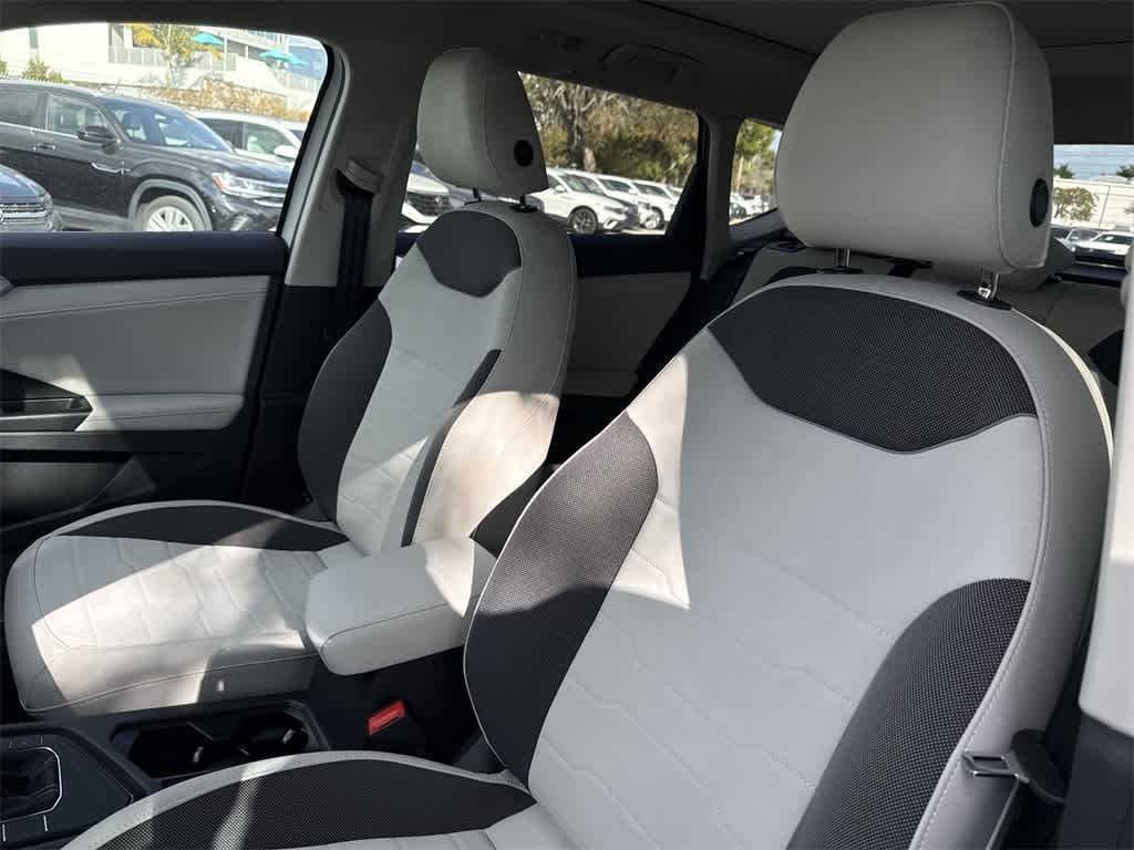 Thumbnail: 2026 Volkswagen Taos - 14