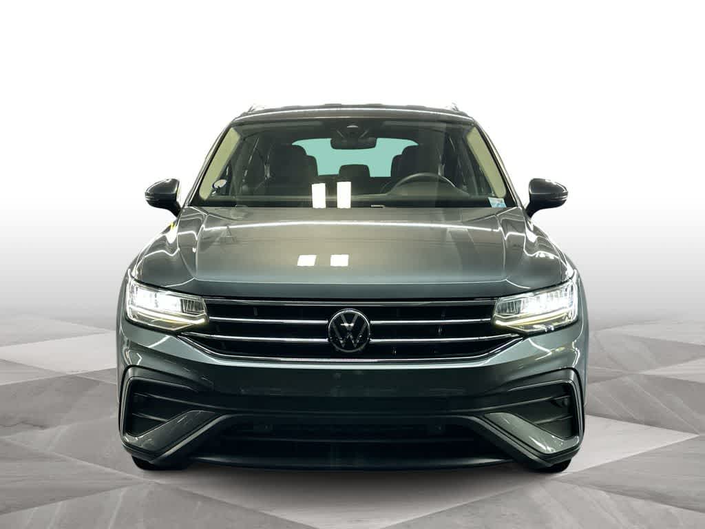 Thumbnail: 2023 Volkswagen Tiguan - 3