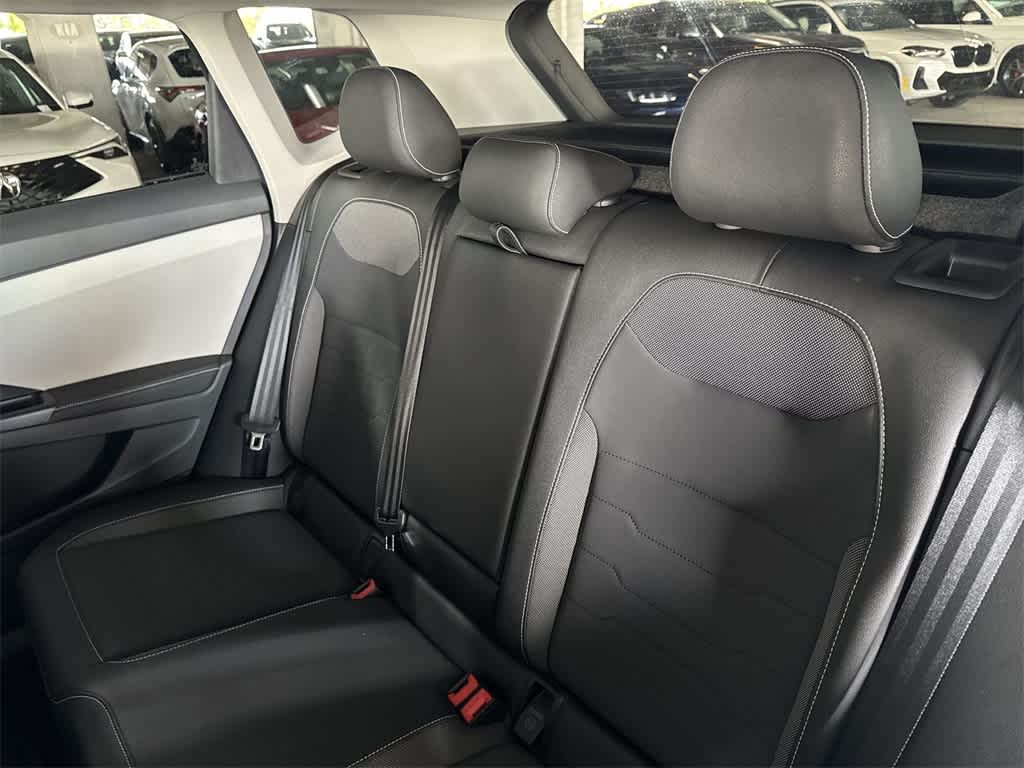 2025 Volkswagen Taos SE 22