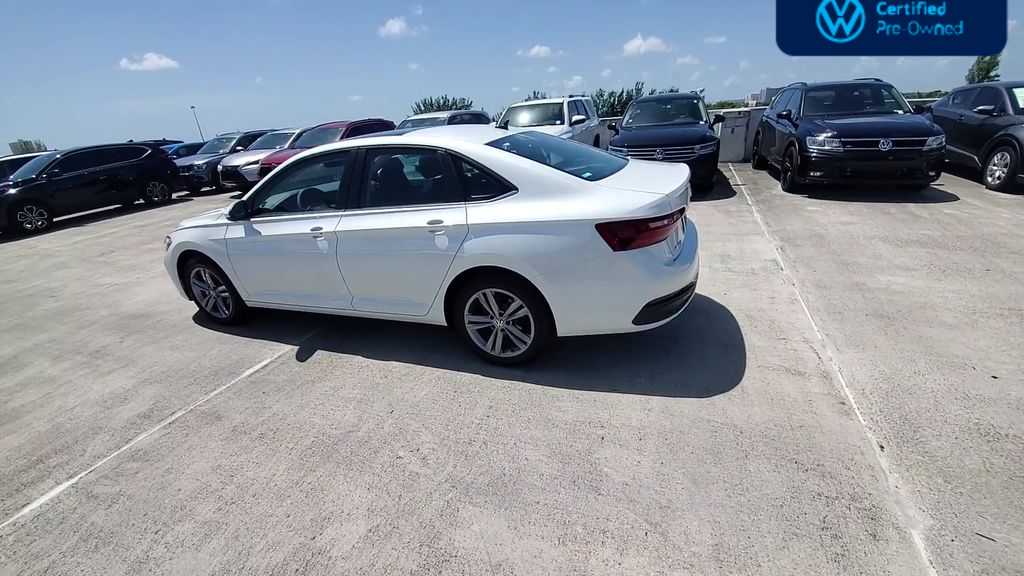Thumbnail: 2023 Volkswagen Jetta - 6