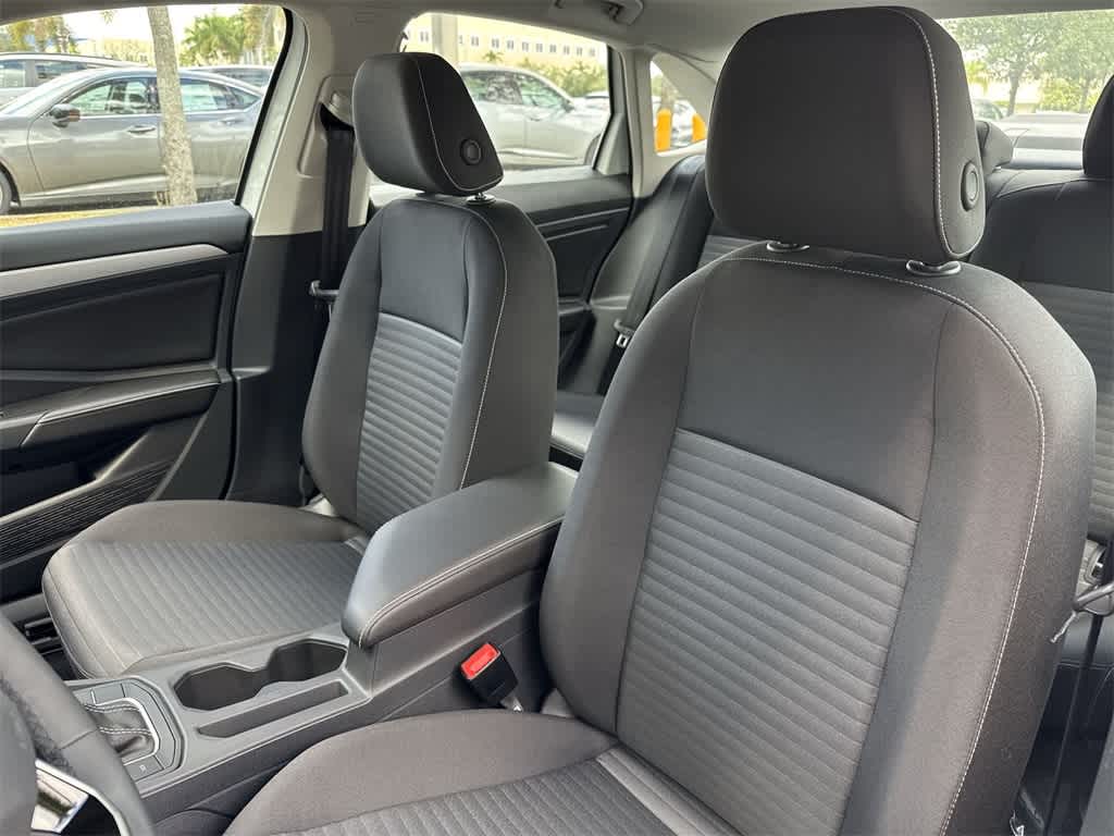 Thumbnail: 2026 Volkswagen Jetta - 14