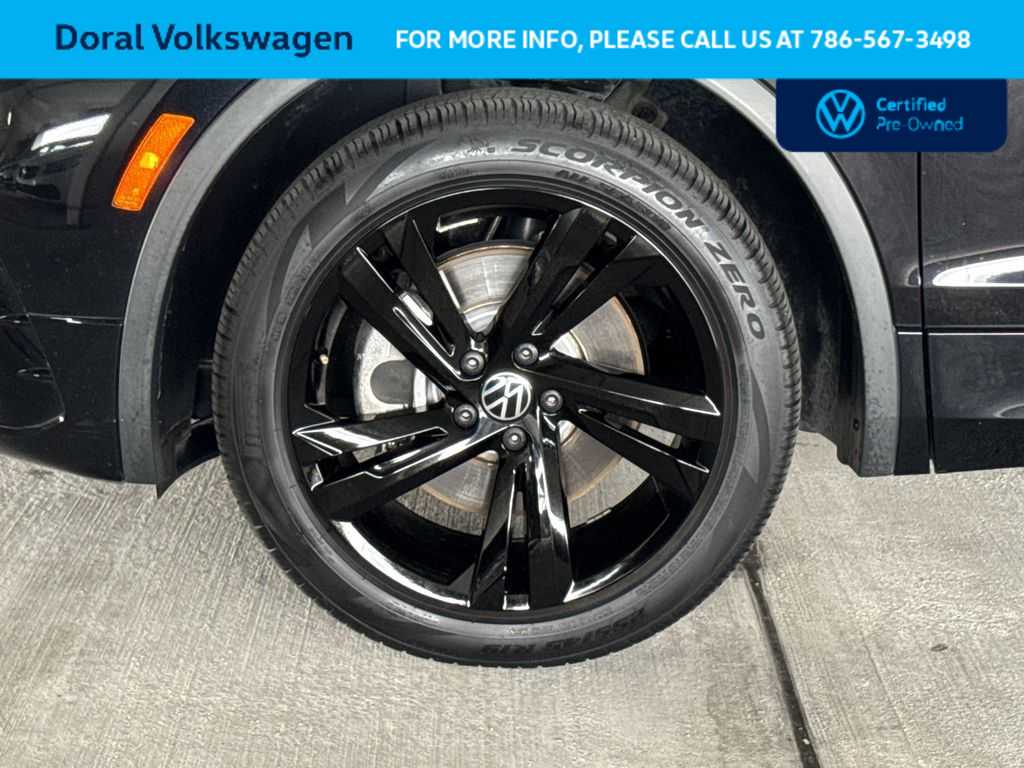 Thumbnail: 2023 Volkswagen Tiguan - 11