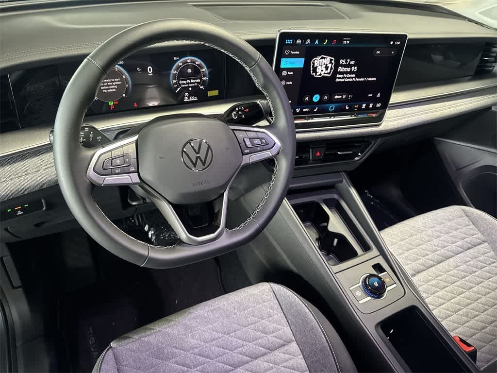 Thumbnail: 2025 Volkswagen Tiguan - 13