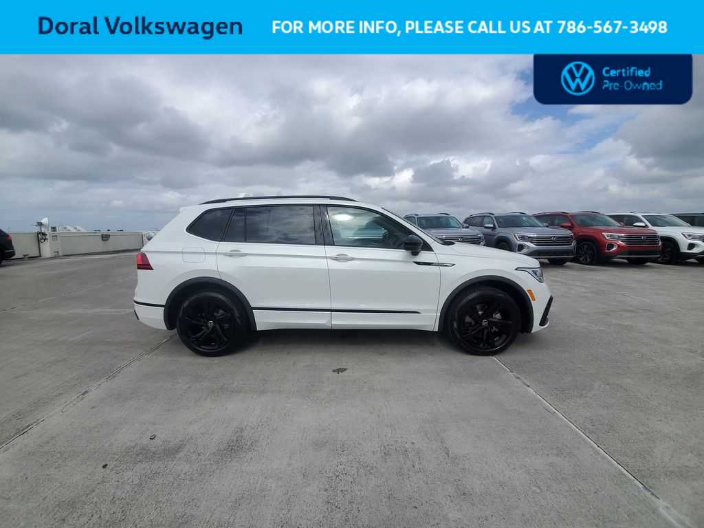 Thumbnail: 2024 Volkswagen Tiguan - 12
