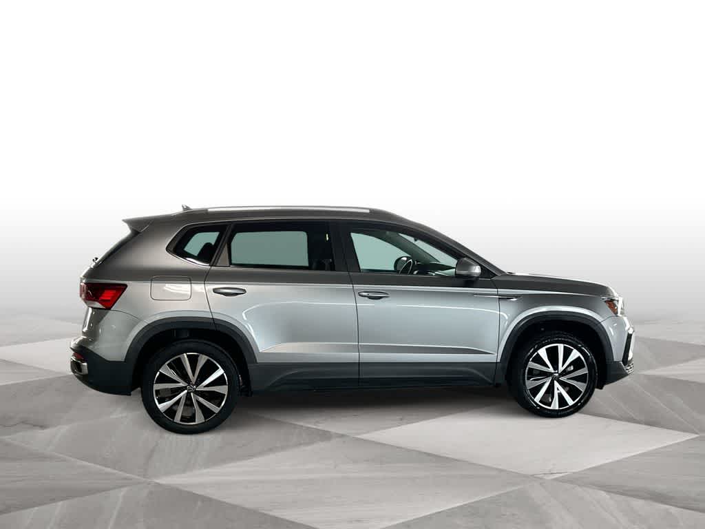 Thumbnail: 2023 Volkswagen Taos - 9
