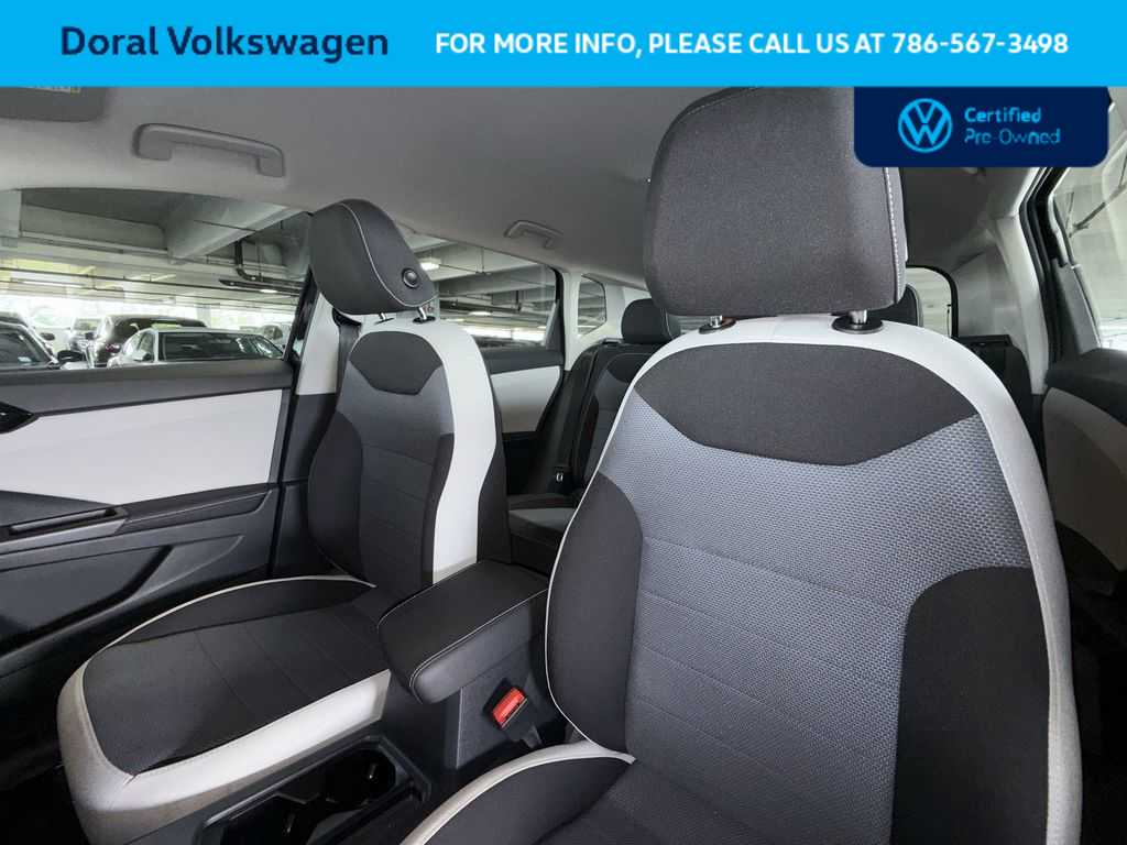 Thumbnail: 2025 Volkswagen Taos - 14