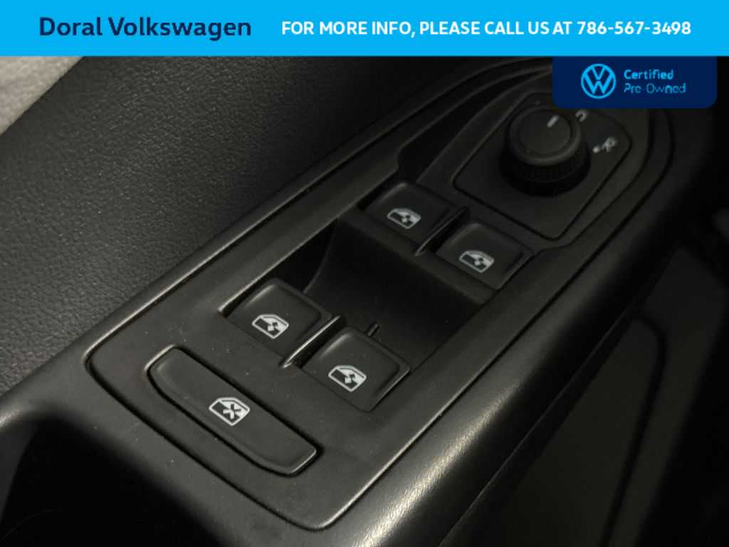 Thumbnail: 2023 Volkswagen Taos - 17