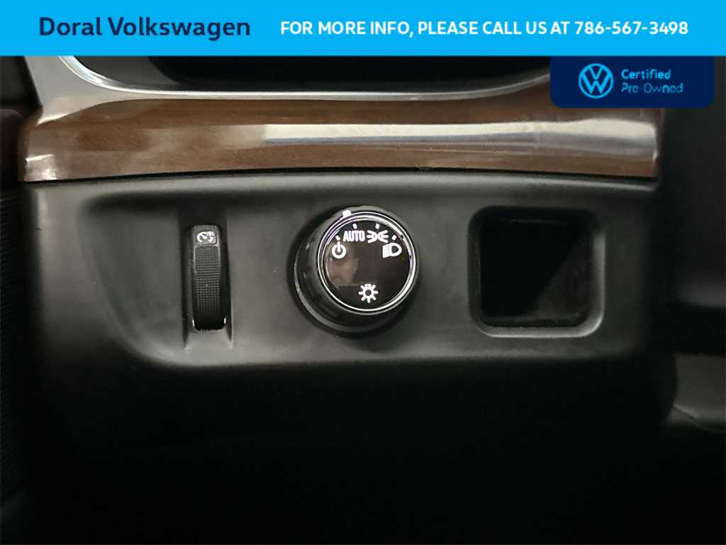 Thumbnail: 2019 Cadillac Escalade - 17