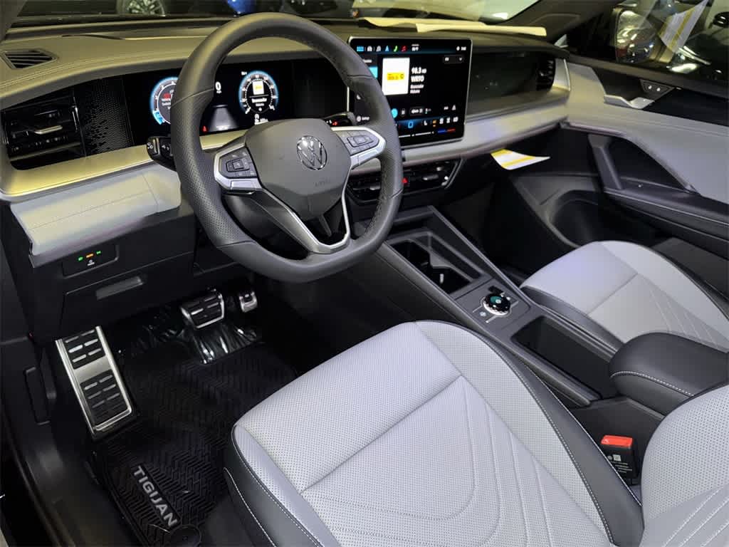 Thumbnail: 2025 Volkswagen Tiguan - 13
