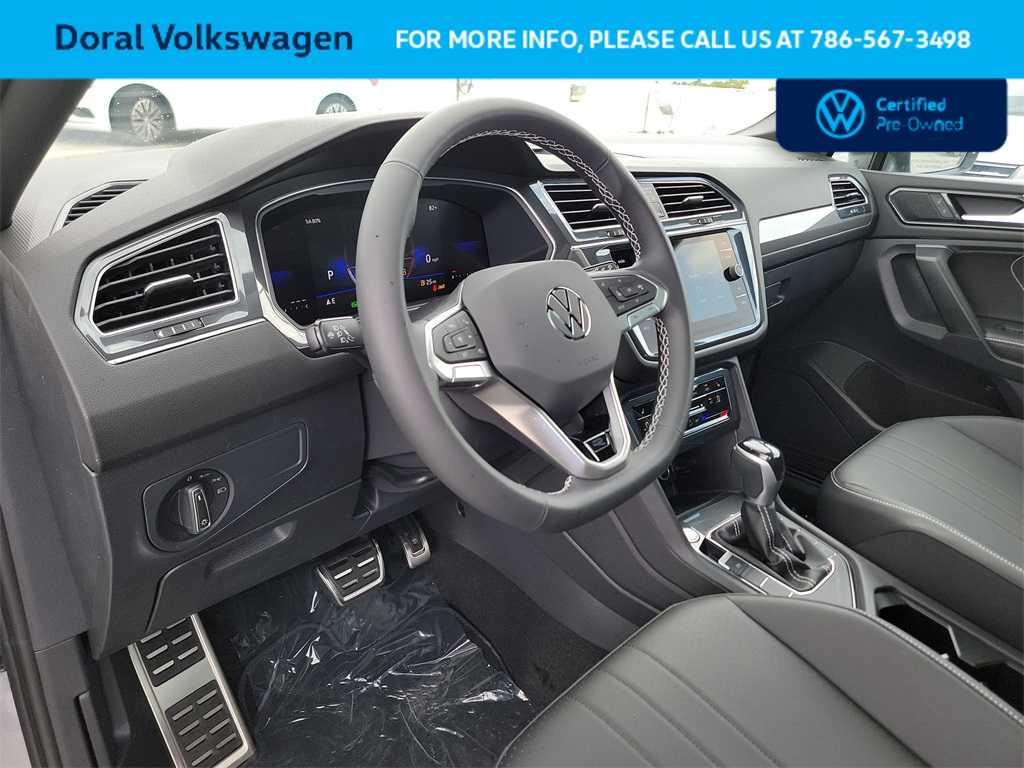 Thumbnail: 2023 Volkswagen Tiguan - 18