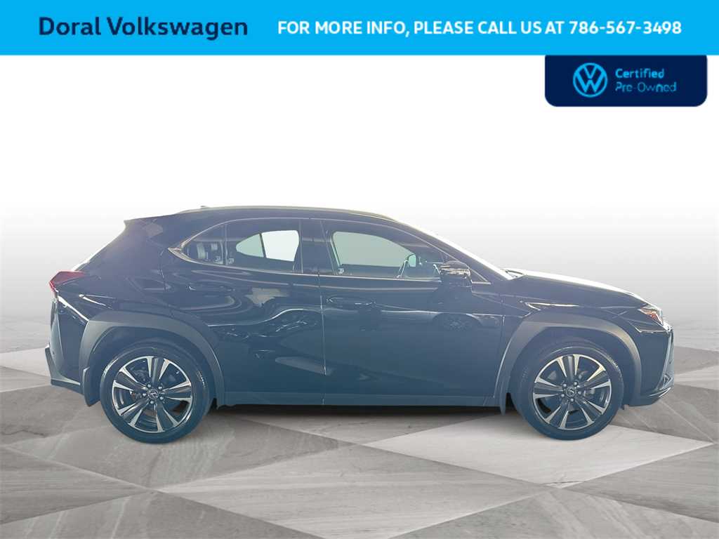 Thumbnail: 2024 Lexus UX - 9