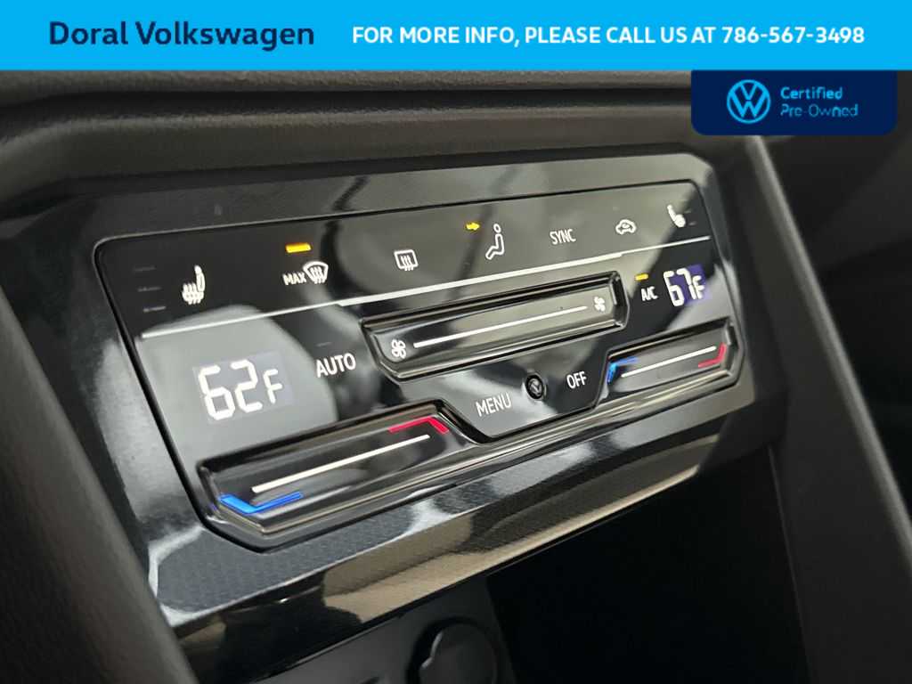 Thumbnail: 2025 Volkswagen Taos - 20