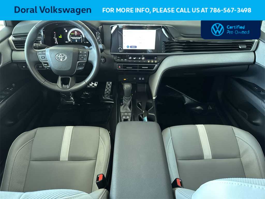 2025 Toyota Camry SE 24