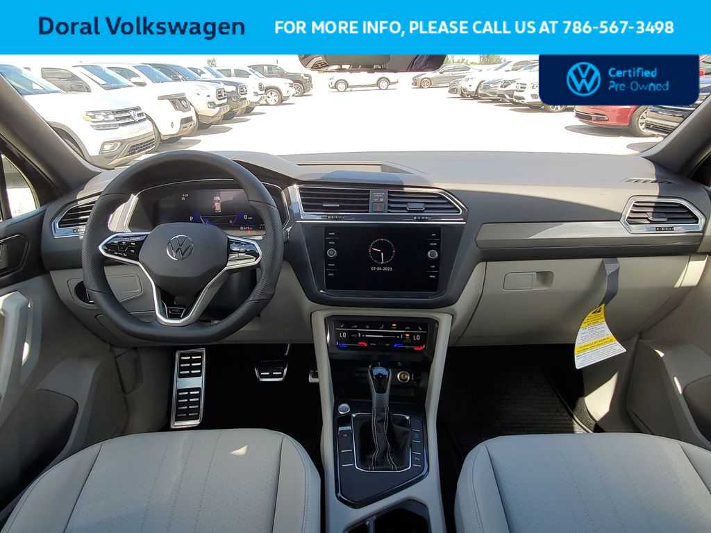 Thumbnail: 2023 Volkswagen Tiguan - 29