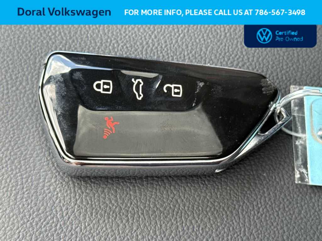 Thumbnail: 2025 Volkswagen Golf - 28