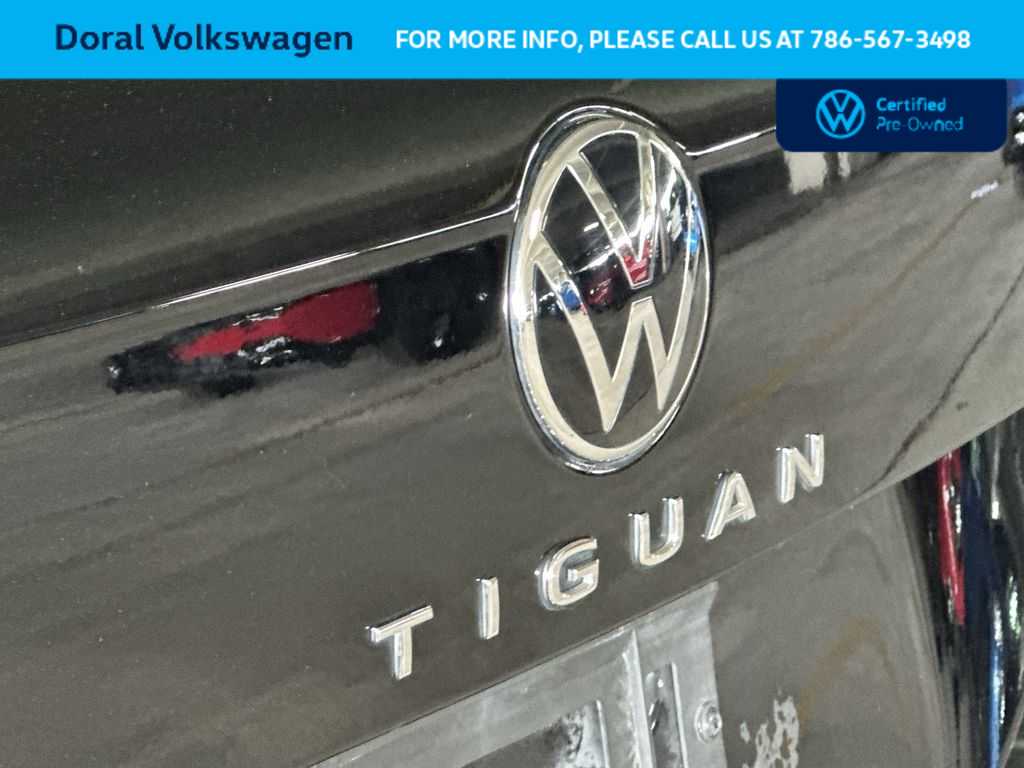 Thumbnail: 2022 Volkswagen Tiguan - 10