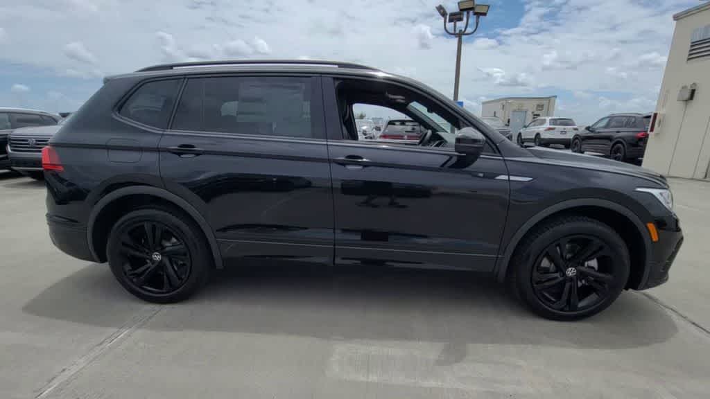 Thumbnail: 2023 Volkswagen Tiguan - 2