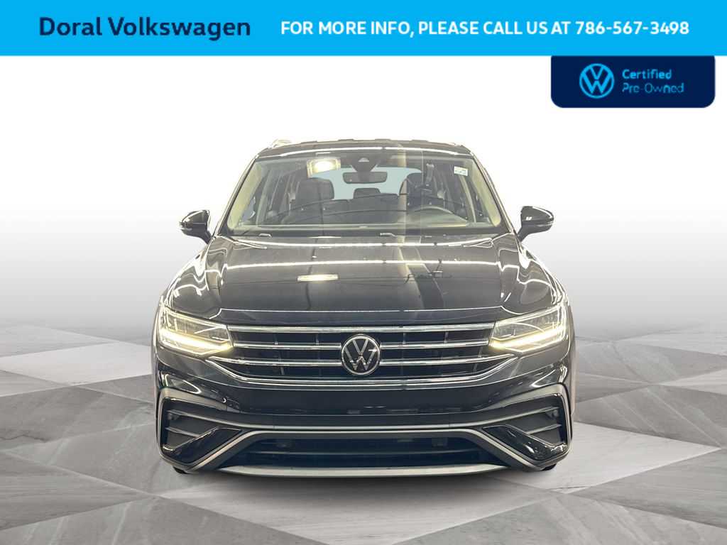 Thumbnail: 2023 Volkswagen Tiguan - 3