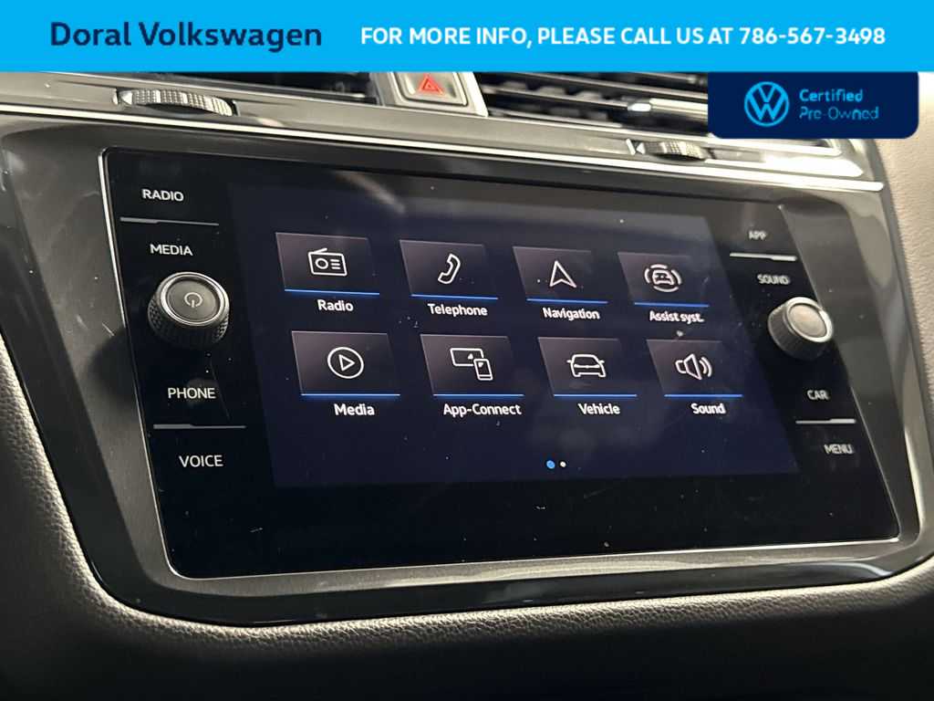Thumbnail: 2022 Volkswagen Tiguan - 17