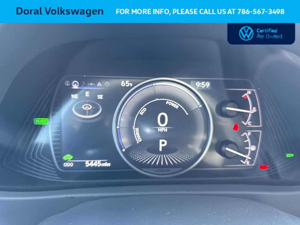 Thumbnail: 2024 Lexus UX - 16