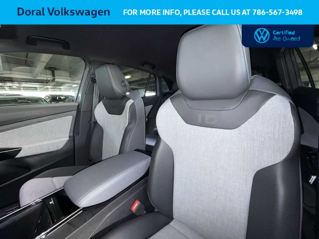 Thumbnail: 2023 Volkswagen ID.4 - 13