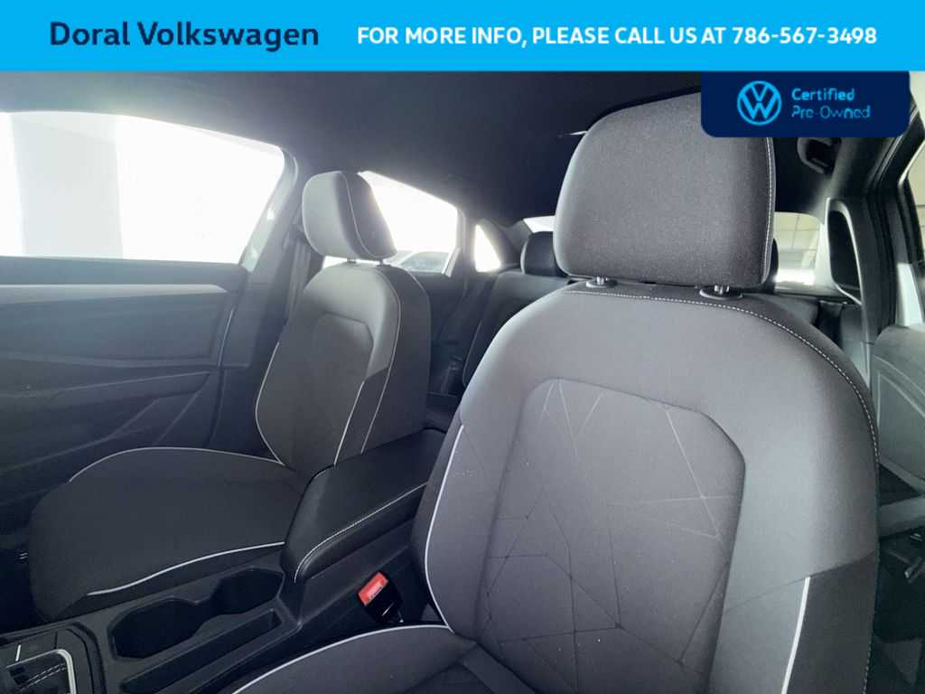 Thumbnail: 2025 Volkswagen Jetta - 14