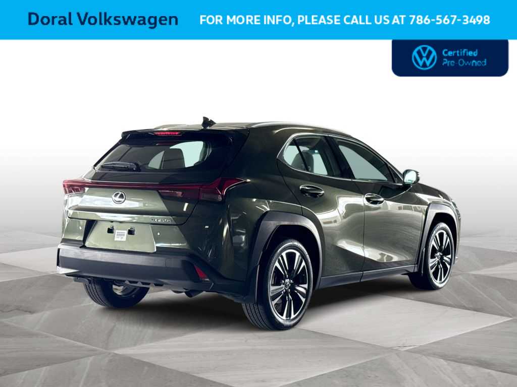 Thumbnail: 2024 Lexus UX - 8